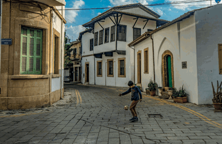 OSMAN KARTAL - SOKAKLARDA OYUN, Lefkoşa’da Yaşam
